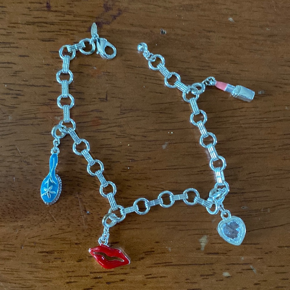 NWOT Avon Add-A-Charm Charm Bracelet w/ Clear Heart Charm